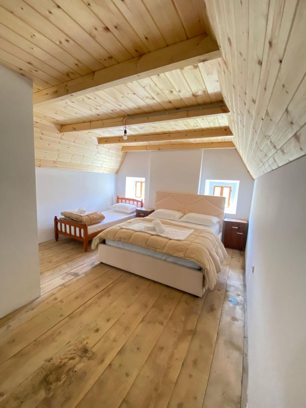 Marash Rrgalla Guesthouse Theth Eksteriør billede